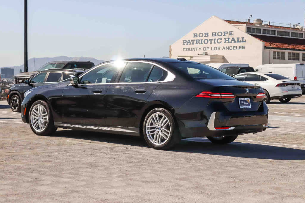 Used 2025 BMW 530i RWD image 6