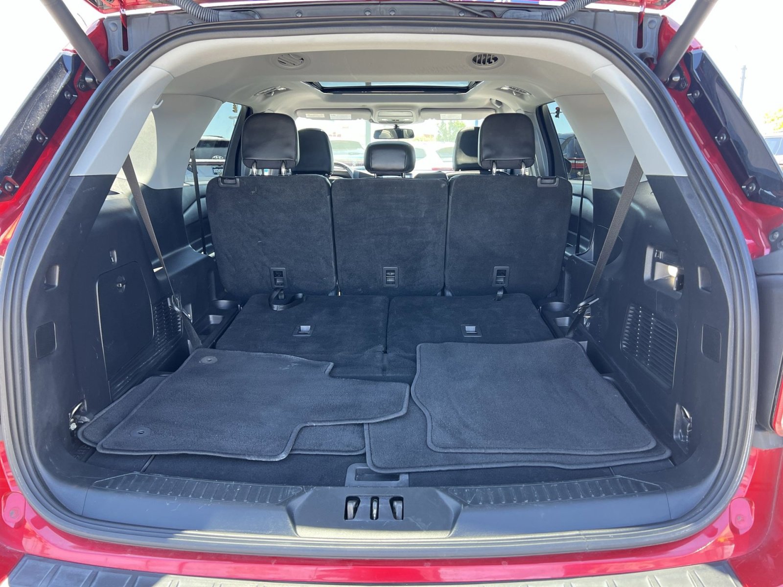 Certified 2022 Ford Explorer XLT w/ Equipment Group 202A AWD/4WD image 27