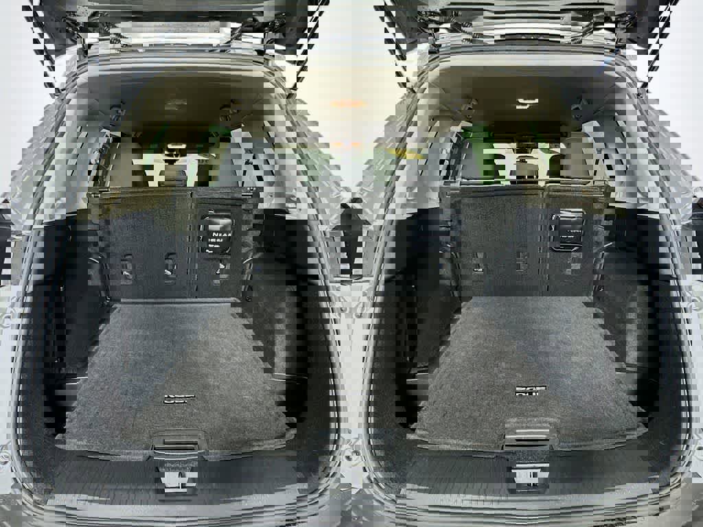 Used 2022 Nissan Rogue SV image 21