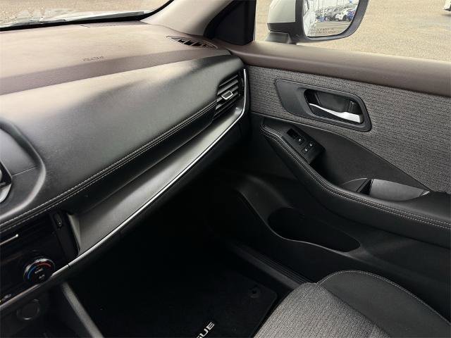 Used 2023 Nissan Rogue SV image 28