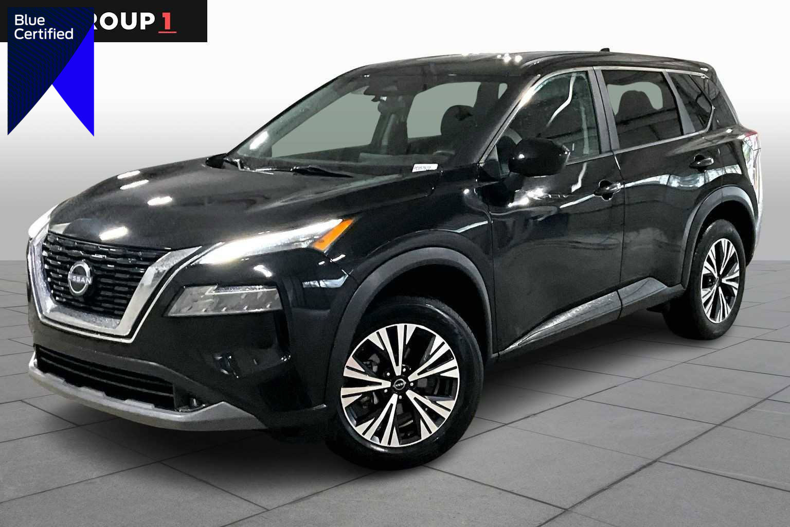 Used 2023 Nissan Rogue SV image 1