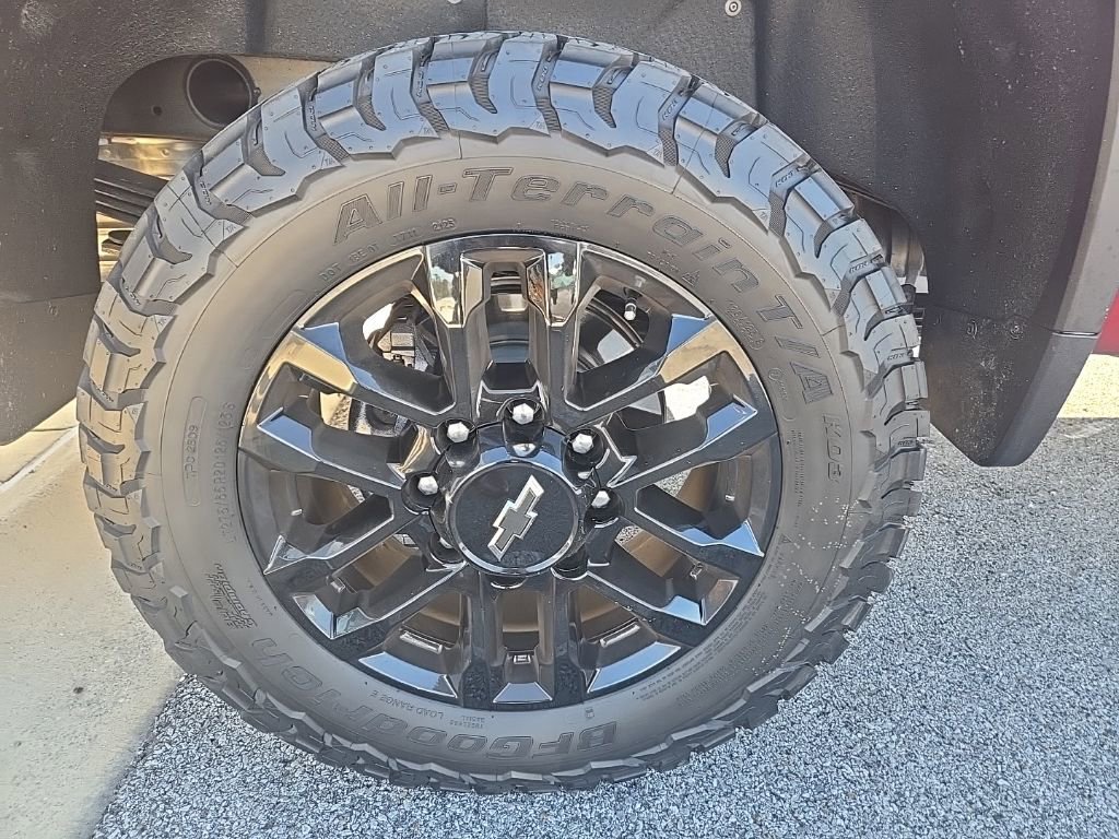 Used 2025 Chevrolet Silverado 2500 LTZ w/ LTZ Plus Package image 34