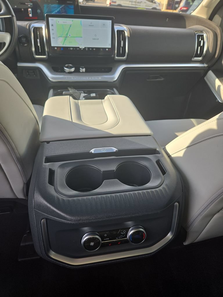 Certified 2025 Ford Expedition Platinum w/ Driver's Package AWD/4WD image 26
