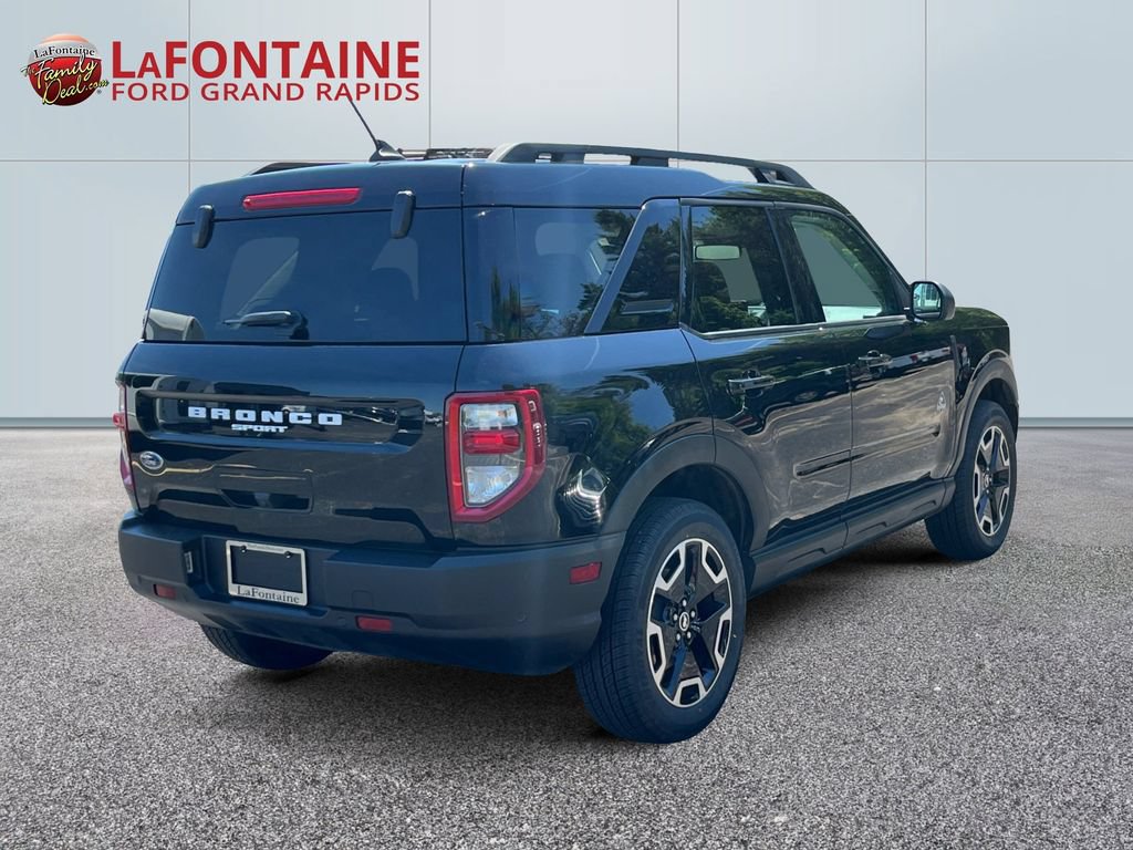 Certified 2024 Ford Bronco Sport Outer Banks w/ Tech Package AWD/4WD image 7