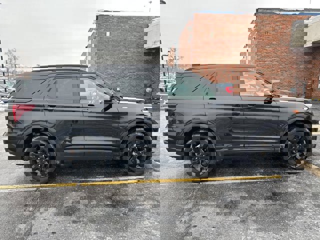 Certified 2023 Ford Explorer ST-Line w/ Class IV Trailer Tow Package image 4