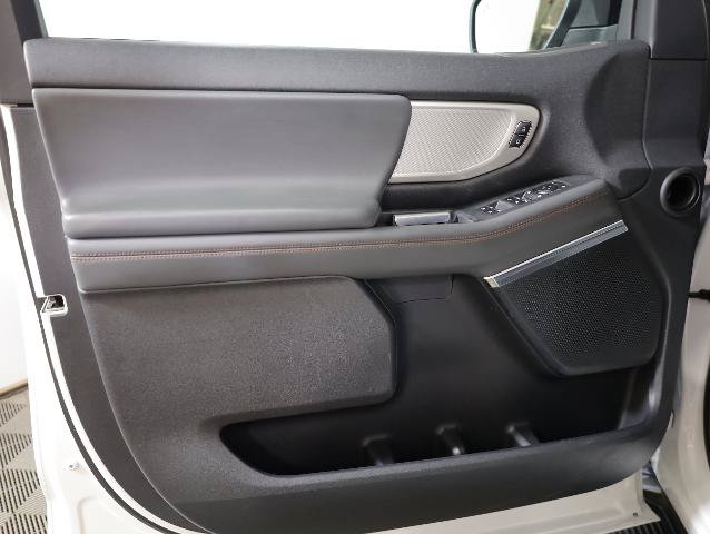 Certified 2025 Ford Expedition Active AWD/4WD image 33