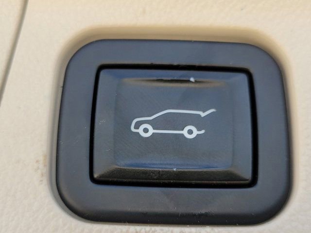 Used 2021 GMC Acadia Denali w/ Denali Technology Package FWD image 14