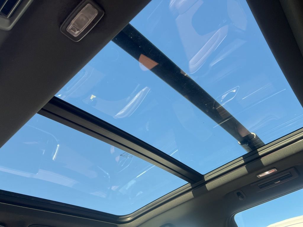 Used 2021 Chevrolet Tahoe High Country w/ Premium Package image 34