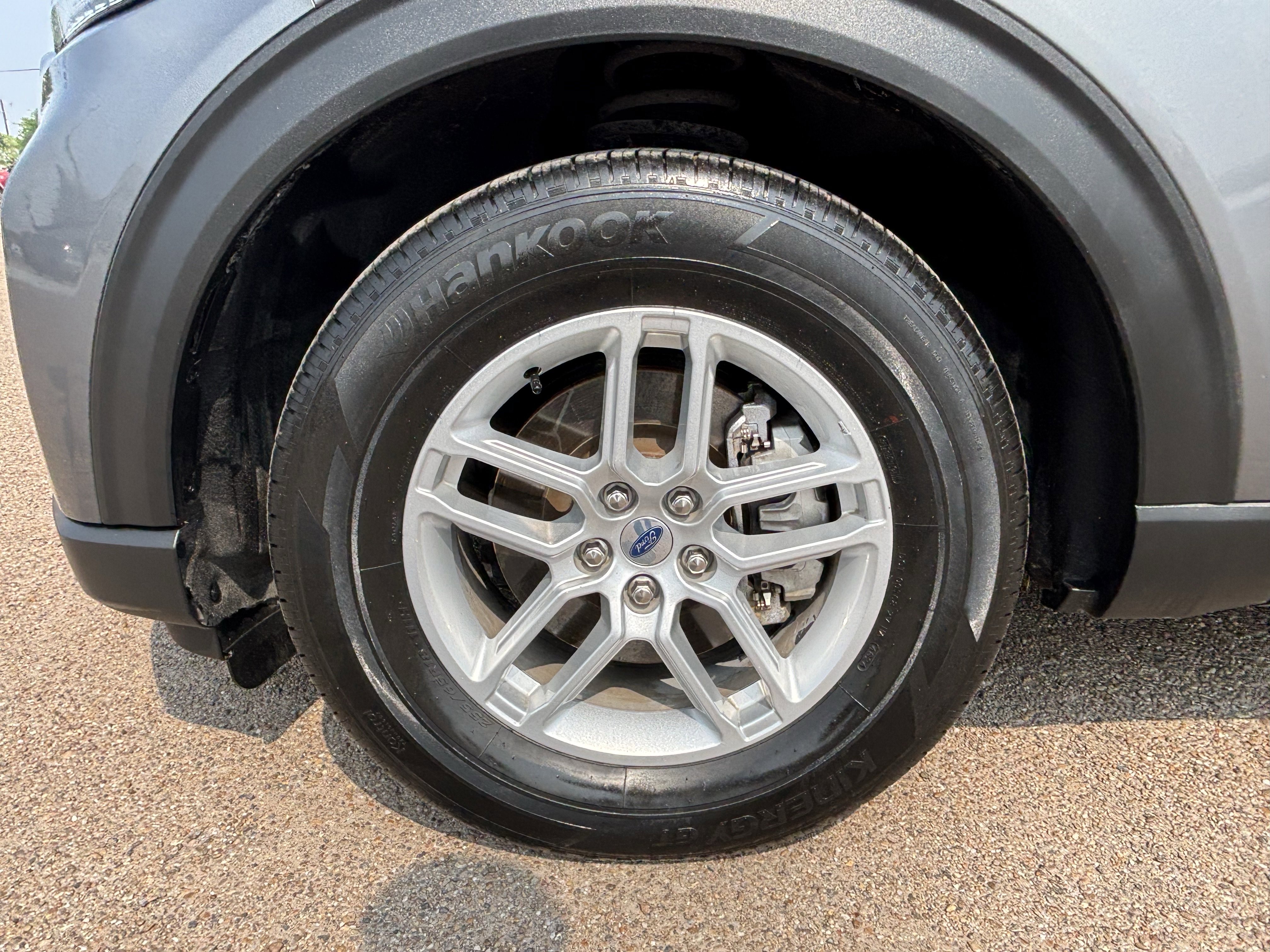 Certified 2025 Ford Explorer Active RWD image 8