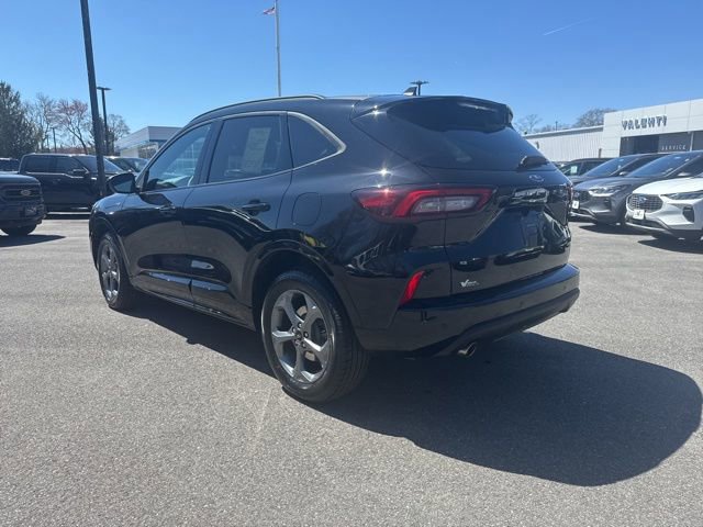Certified 2023 Ford Escape ST-Line Select w/ Tech Pack #1 AWD/4WD image 5