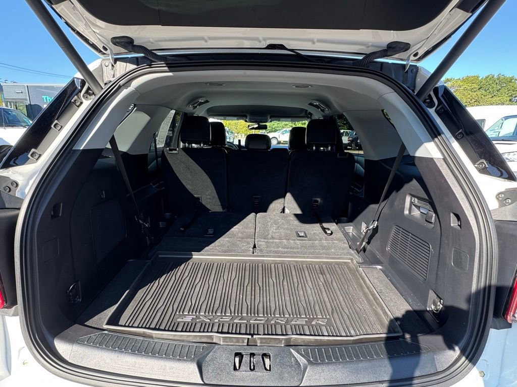 Certified 2022 Ford Explorer Limited image 8