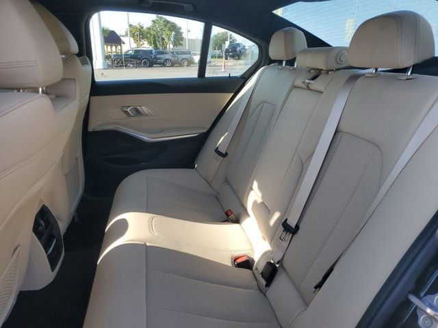 Used 2022 BMW 330i Sedan w/ Premium Package image 11