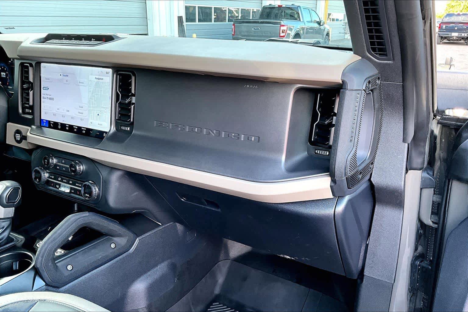 Certified 2025 Ford Bronco Big Bend w/ Black Diamond Package AWD/4WD image 19
