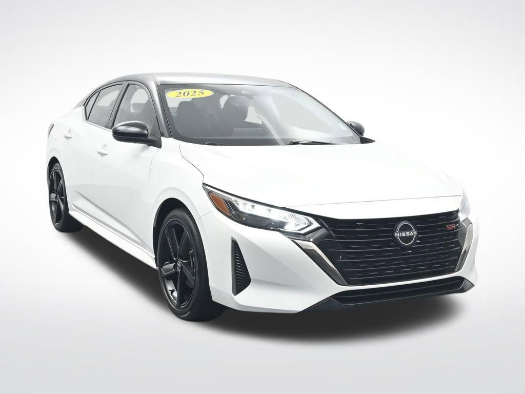Used 2025 Nissan Sentra SR FWD image 3