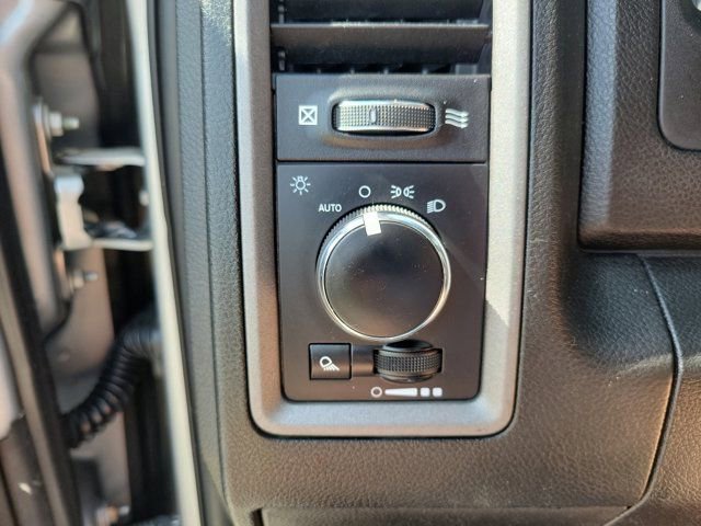 Used 2021 RAM 1500 Tradesman w/ Chrome Appearance Group image 29