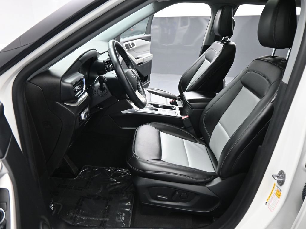 Certified 2023 Ford Explorer XLT w/ Equipment Group 202A image 37