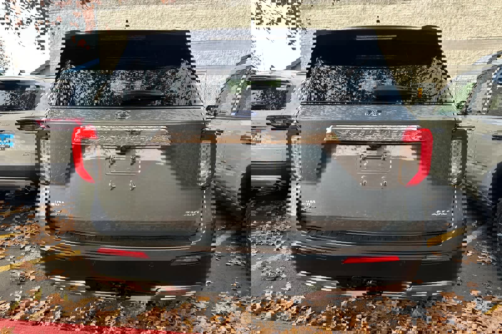 Certified 2023 Ford Explorer XLT w/ Equipment Group 202A image 4