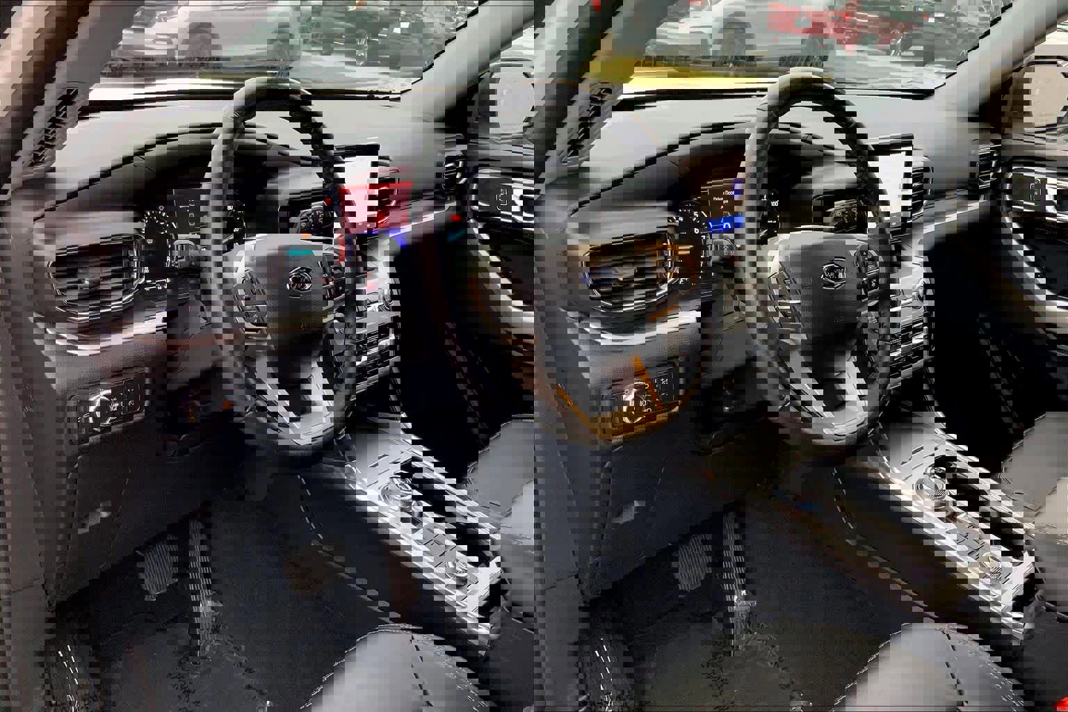 Certified 2022 Ford Explorer XLT w/ Equipment Group 202A image 16