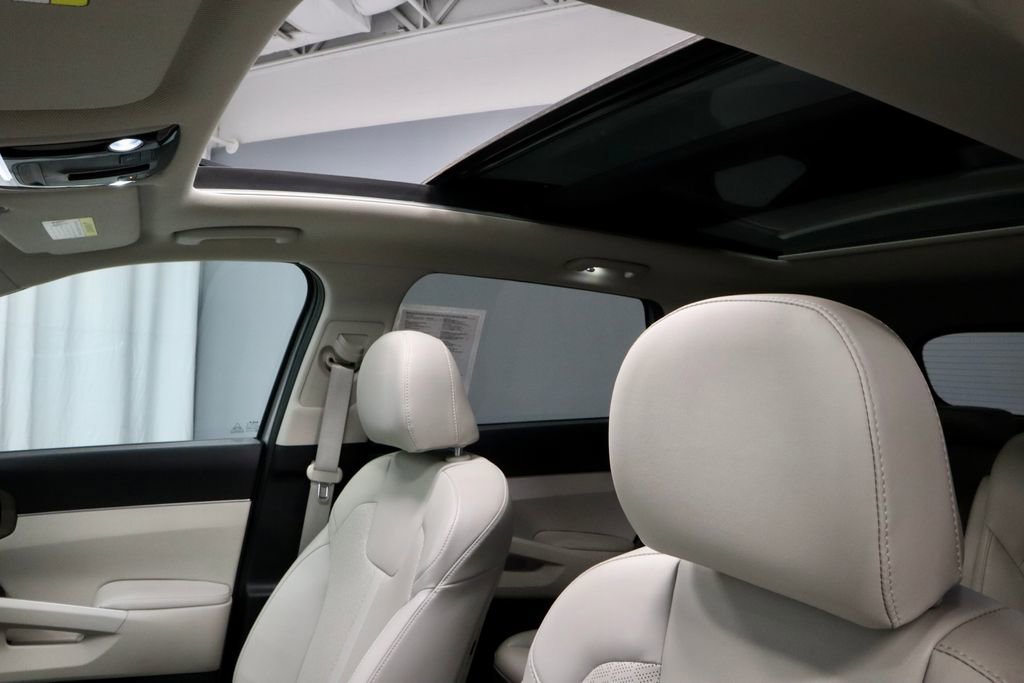 Used 2023 Kia Sorento EX w/ Panoramic Sunroof Package FWD image 35