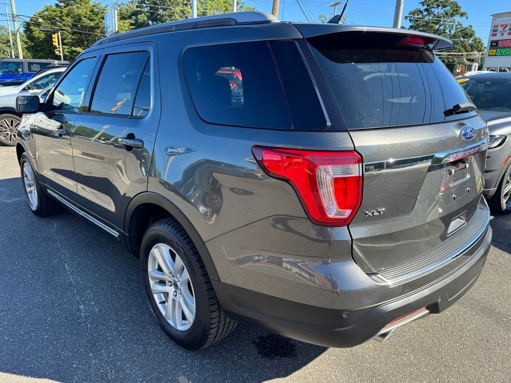 Certified 2018 Ford Explorer XLT w/ Equipment Group 201A AWD/4WD image 4