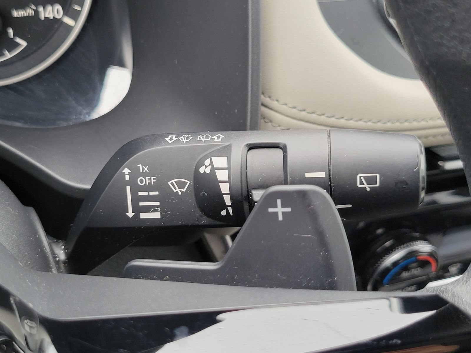 Used 2022 Nissan Rogue SV AWD/4WD image 17