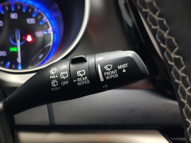 Used 2023 Chrysler Pacifica Touring-L FWD image 38
