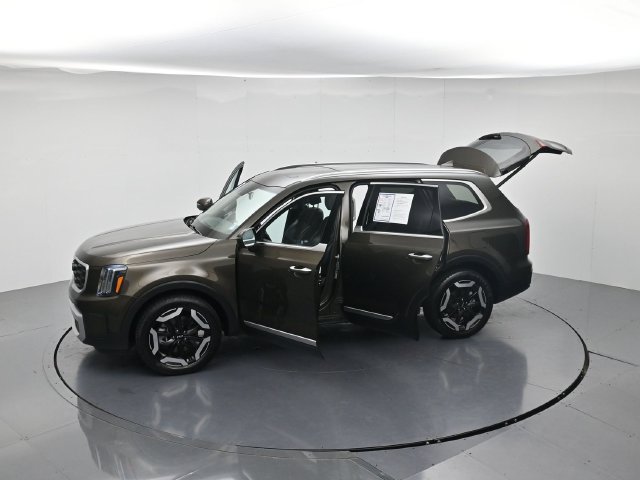 Used 2025 Kia Telluride S FWD image 50