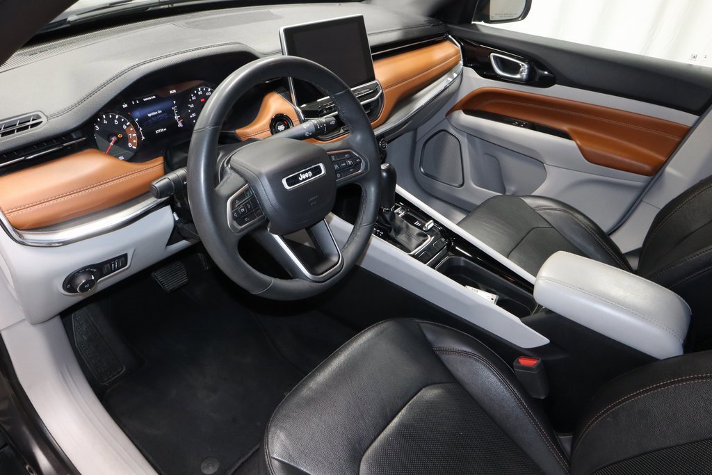 Used 2023 Jeep Compass Limited image 23