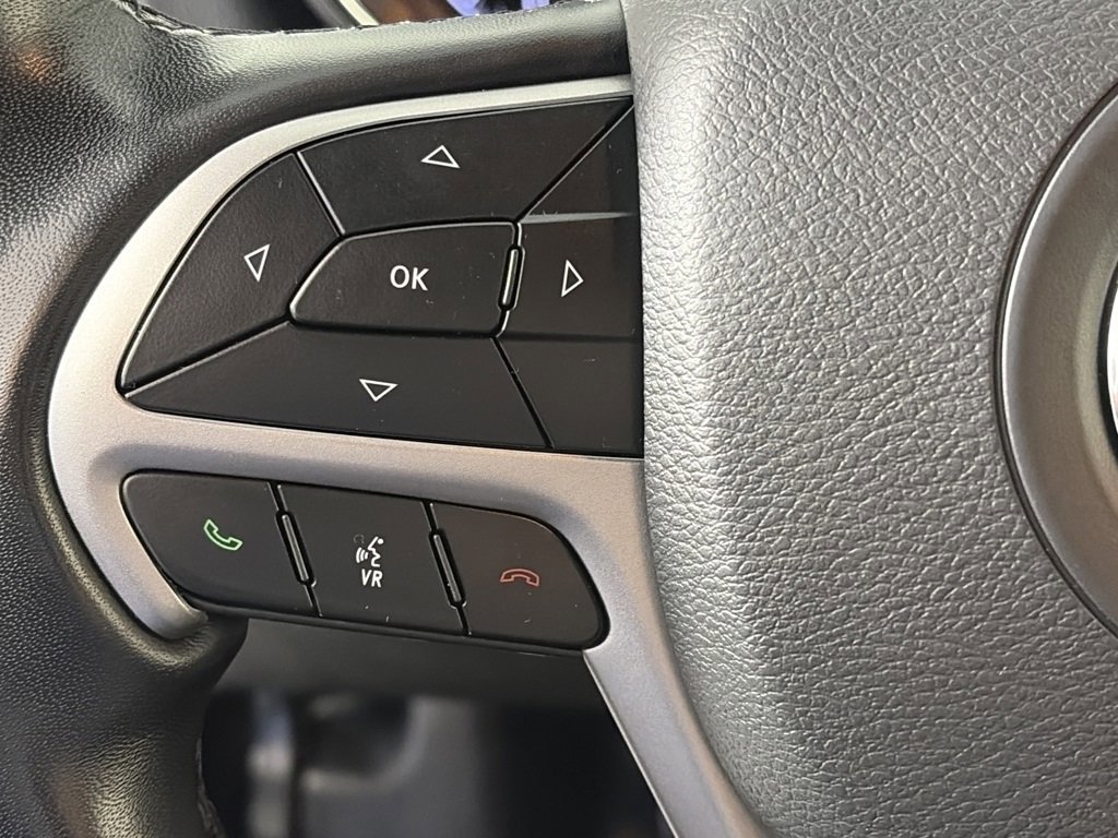 Used 2022 Jeep Grand Cherokee Laredo X image 18