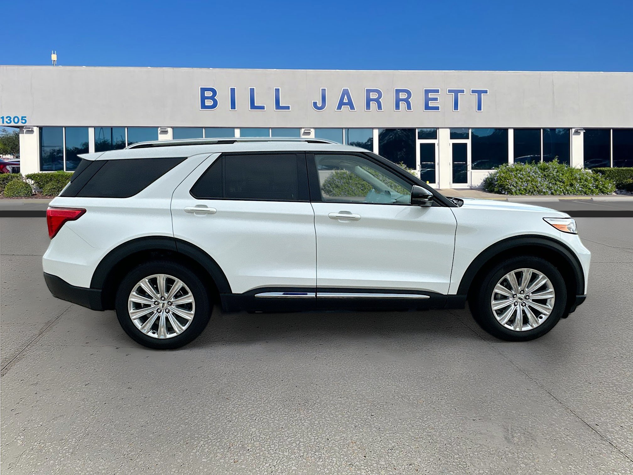 Certified 2023 Ford Explorer Limited w/ Limited Technology Package RWD image 8
