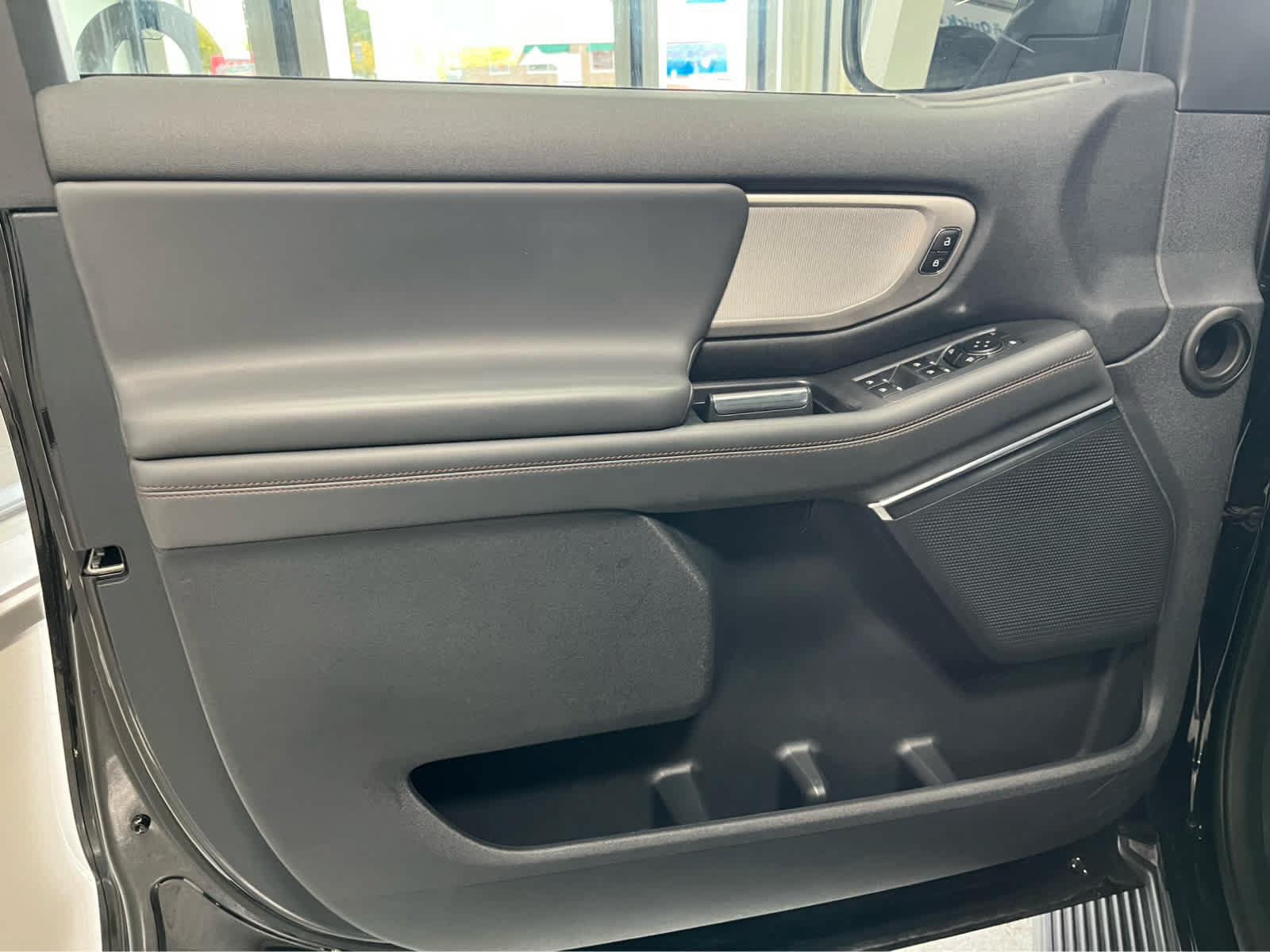 Certified 2025 Ford Expedition Active AWD/4WD image 26