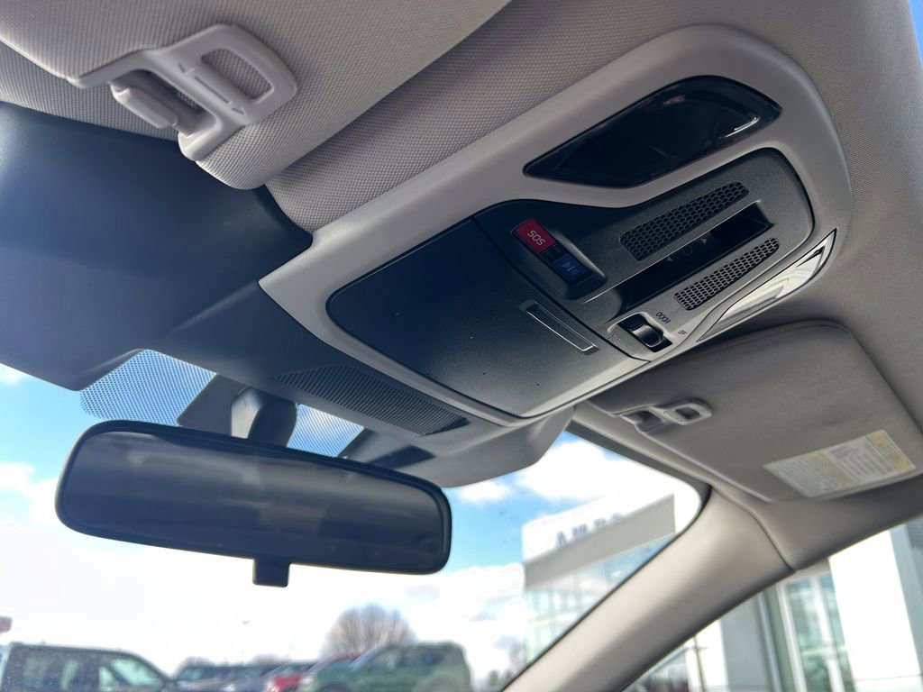 Used 2025 Subaru Outback Premium image 23