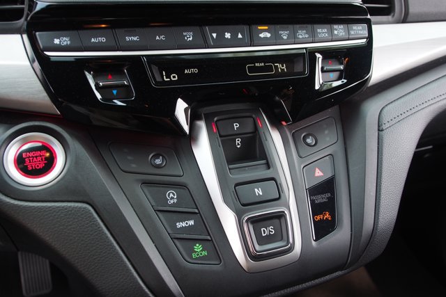 Used 2025 Honda Odyssey Sport-L image 29