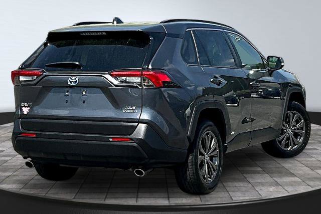 Used 2022 Toyota RAV4 XLE Premium AWD/4WD image 13
