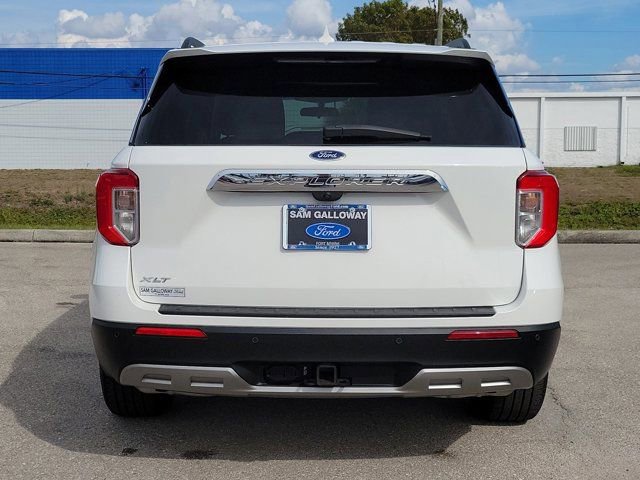 Certified 2023 Ford Explorer XLT w/ Equipment Group 202A image 3