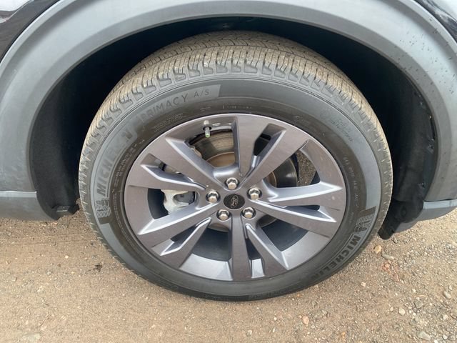 Certified 2022 Ford Explorer XLT w/ Equipment Group 202A AWD/4WD image 9