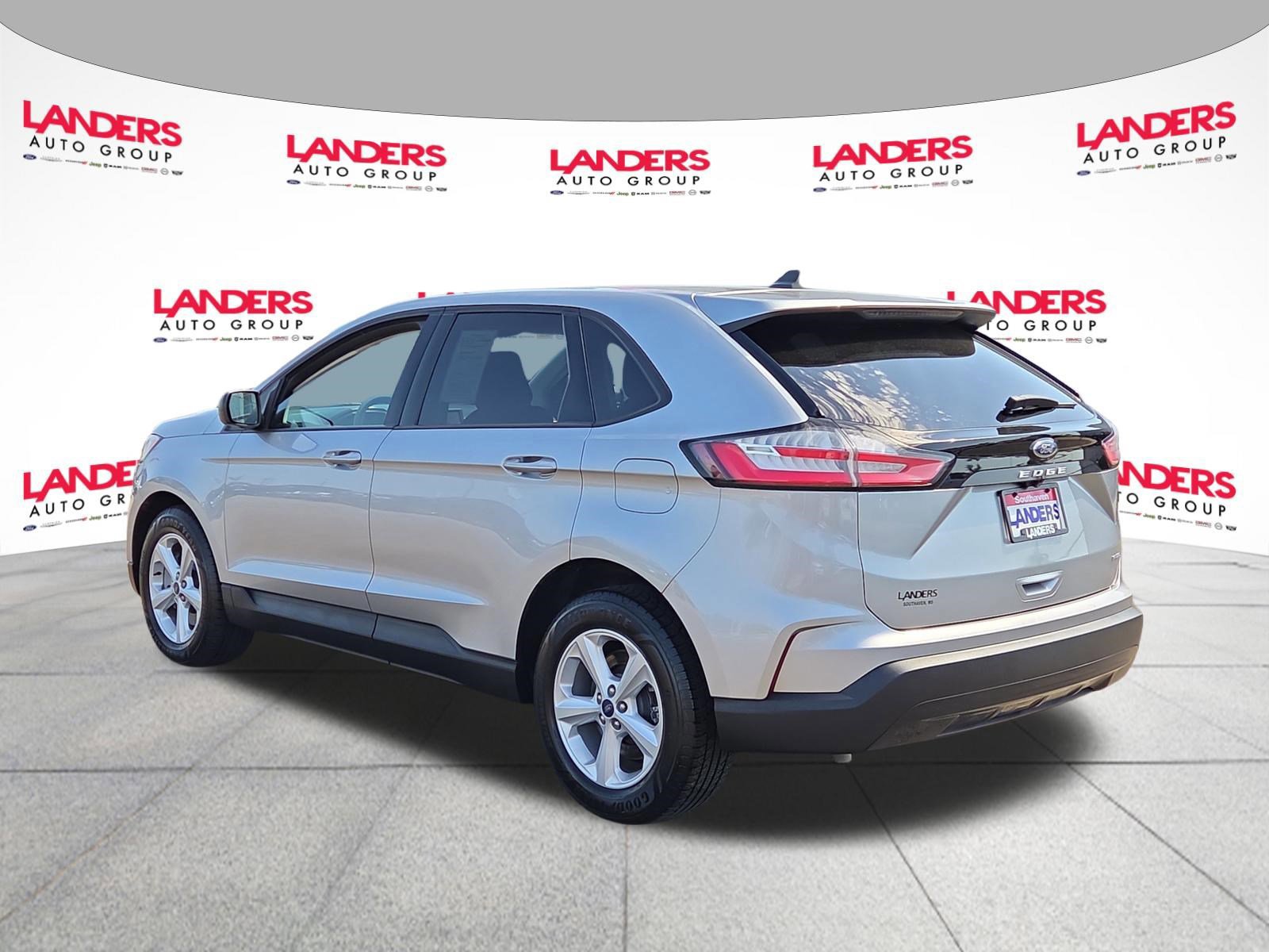 Certified 2022 Ford Edge SE image 3