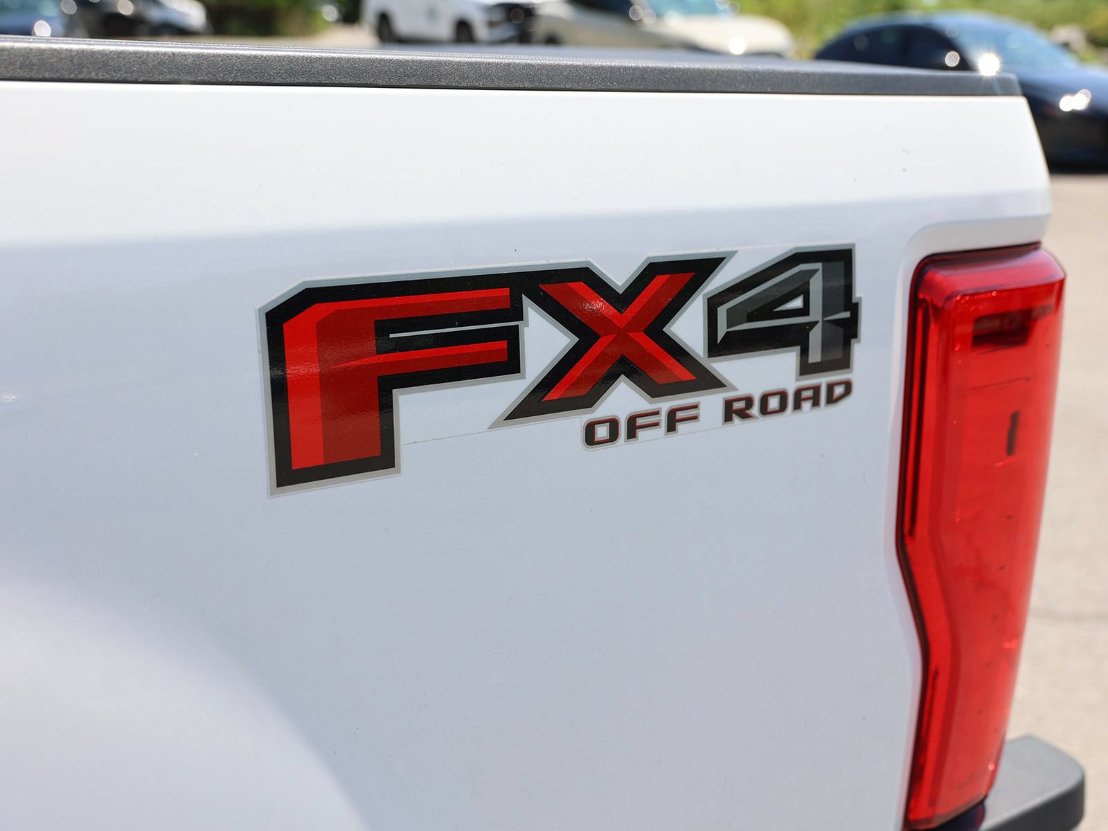 Certified 2019 Ford F250 XLT w/ XLT Premium Package AWD/4WD image 11