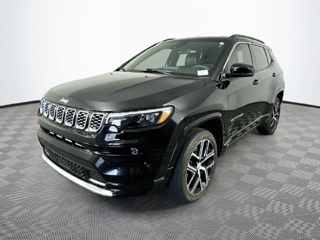 Used 2024 Jeep Compass Limited w/ Elite Group AWD/4WD image 5