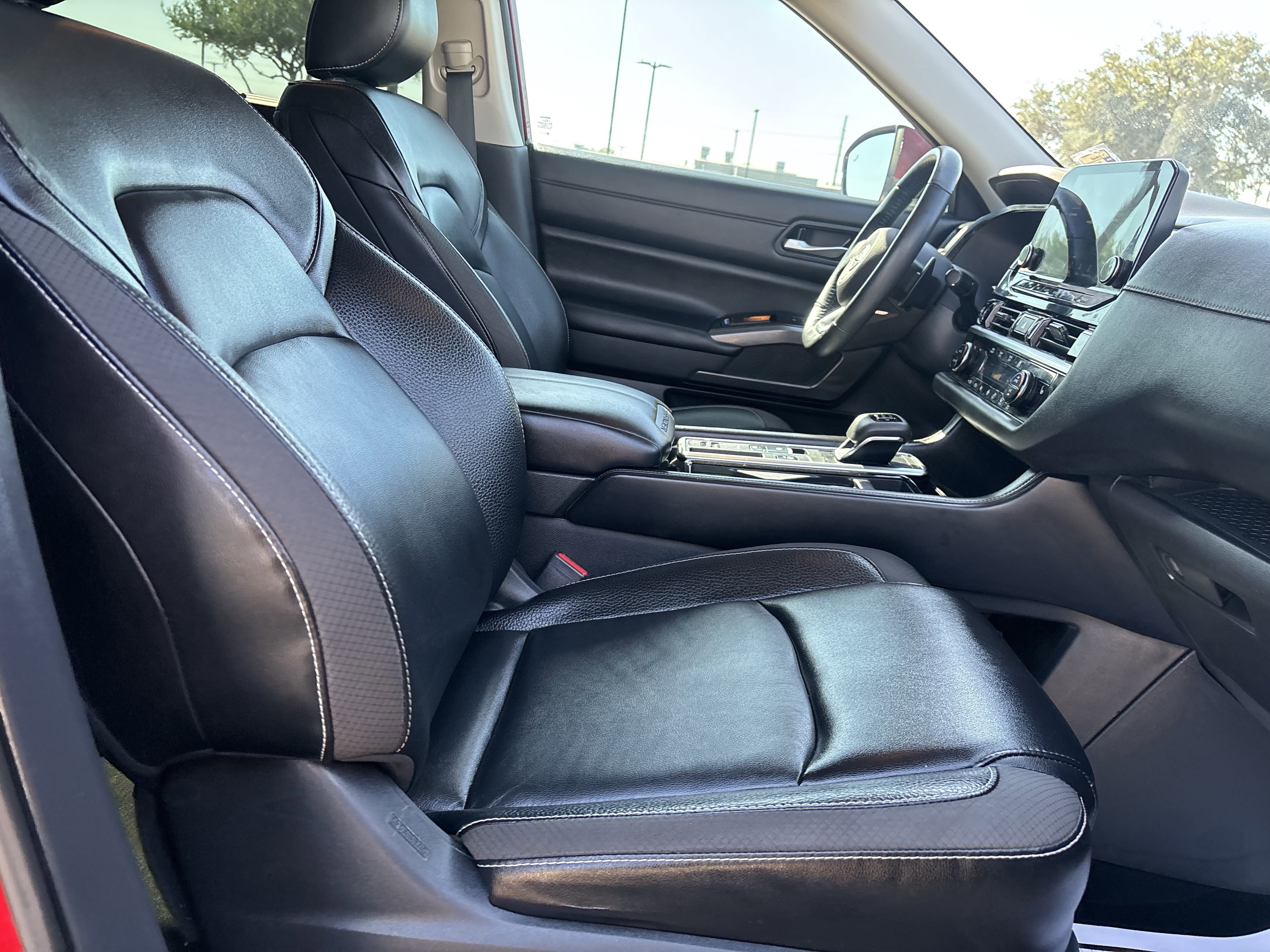 Used 2023 Nissan Pathfinder SL image 26