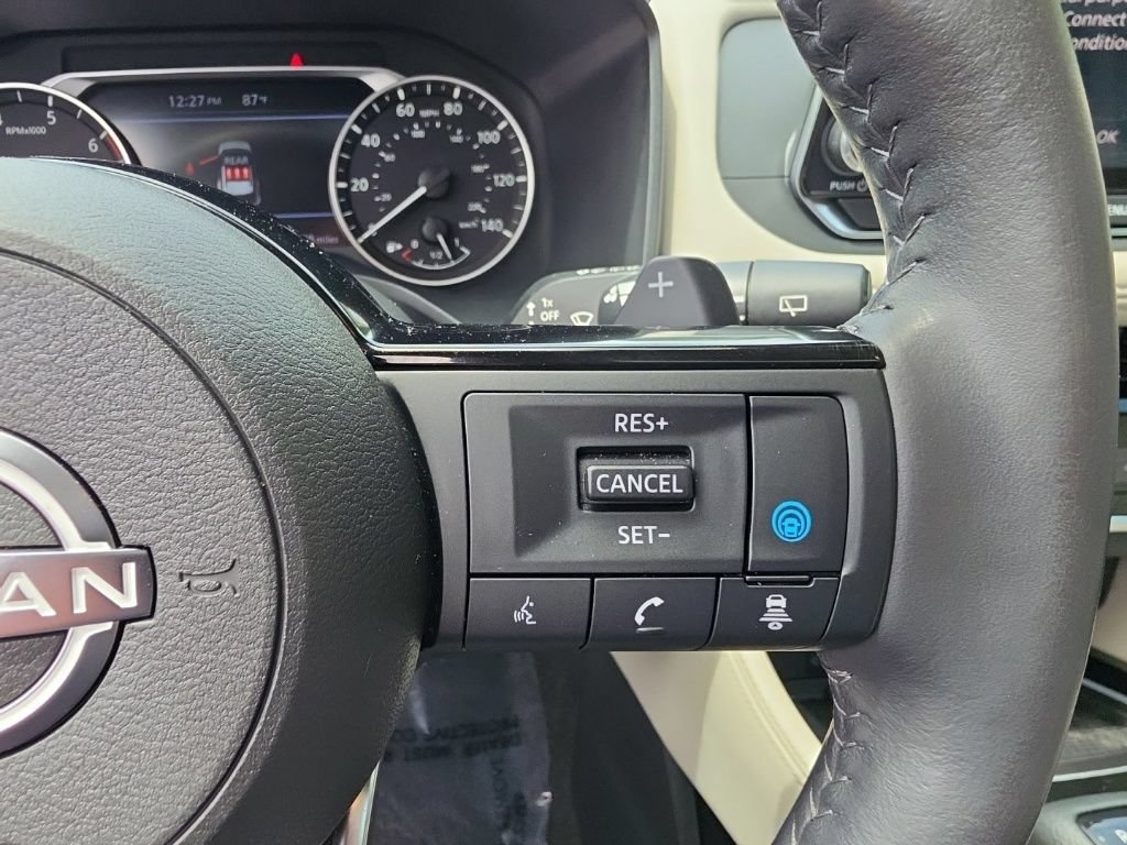 Used 2023 Nissan Rogue SL AWD/4WD image 17