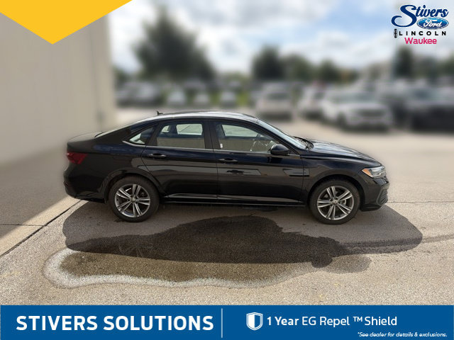 Used 2024 Volkswagen Jetta SE FWD image 5