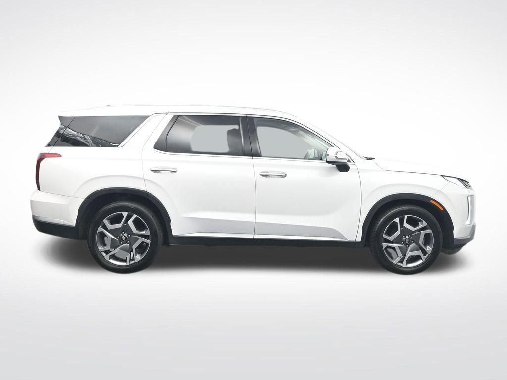 Used 2024 Hyundai Palisade Limited FWD image 4