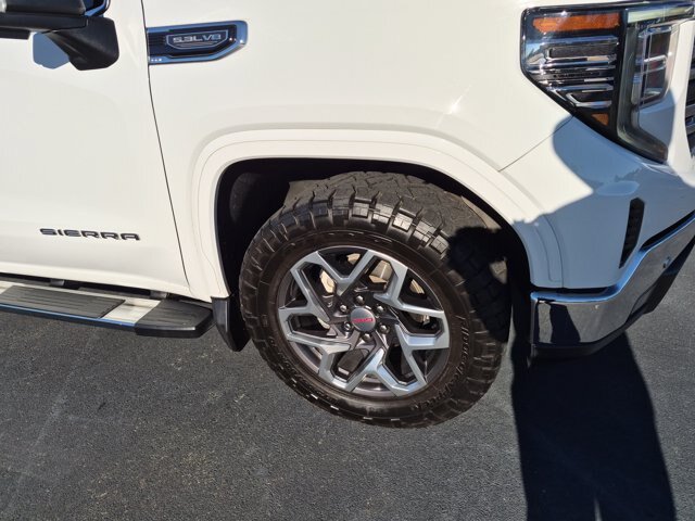 Used 2024 GMC Sierra 1500 SLT w/ SLT Premium Package AWD/4WD image 11