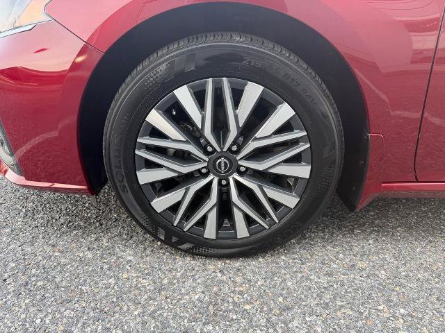 Used 2024 Nissan Altima 2.5 SV AWD/4WD image 22