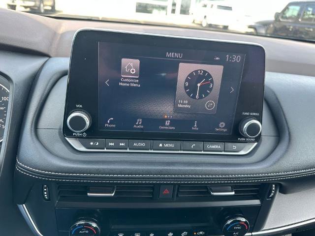 Used 2023 Nissan Rogue SV image 10