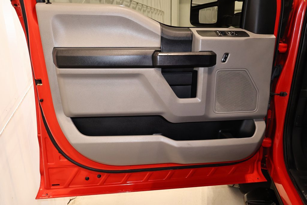 Certified 2017 Ford F550 4x4 Regular Cab Super Duty image 12