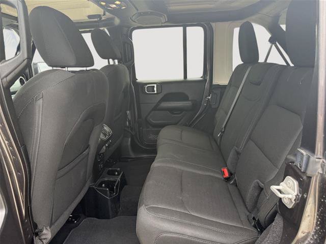 Used 2020 Jeep Wrangler Unlimited Sahara w/ Uconnect 4C Nav & Sound Group AWD/4WD image 23
