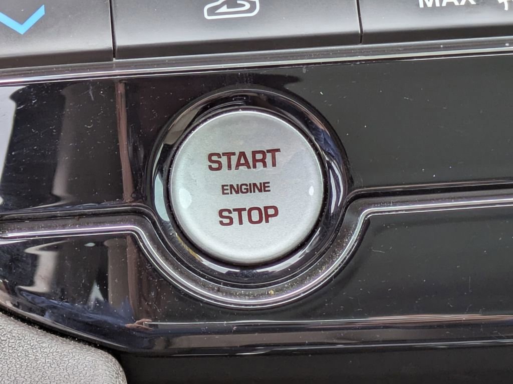 Used 2017 Jaguar F-PACE Prestige image 22