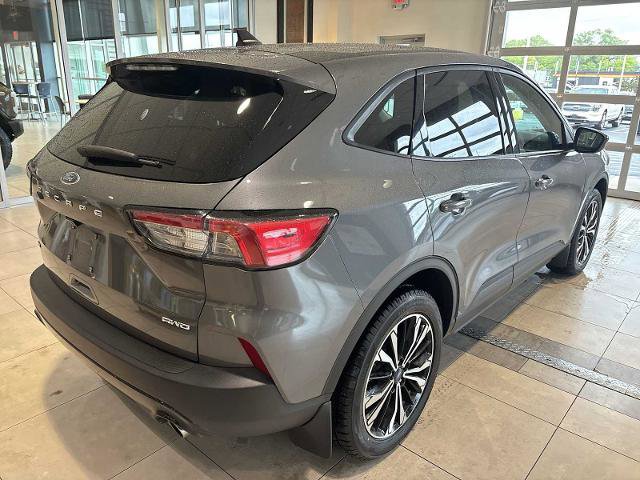 Certified 2022 Ford Escape SE w/ SE Sport Appearance Package AWD/4WD image 3